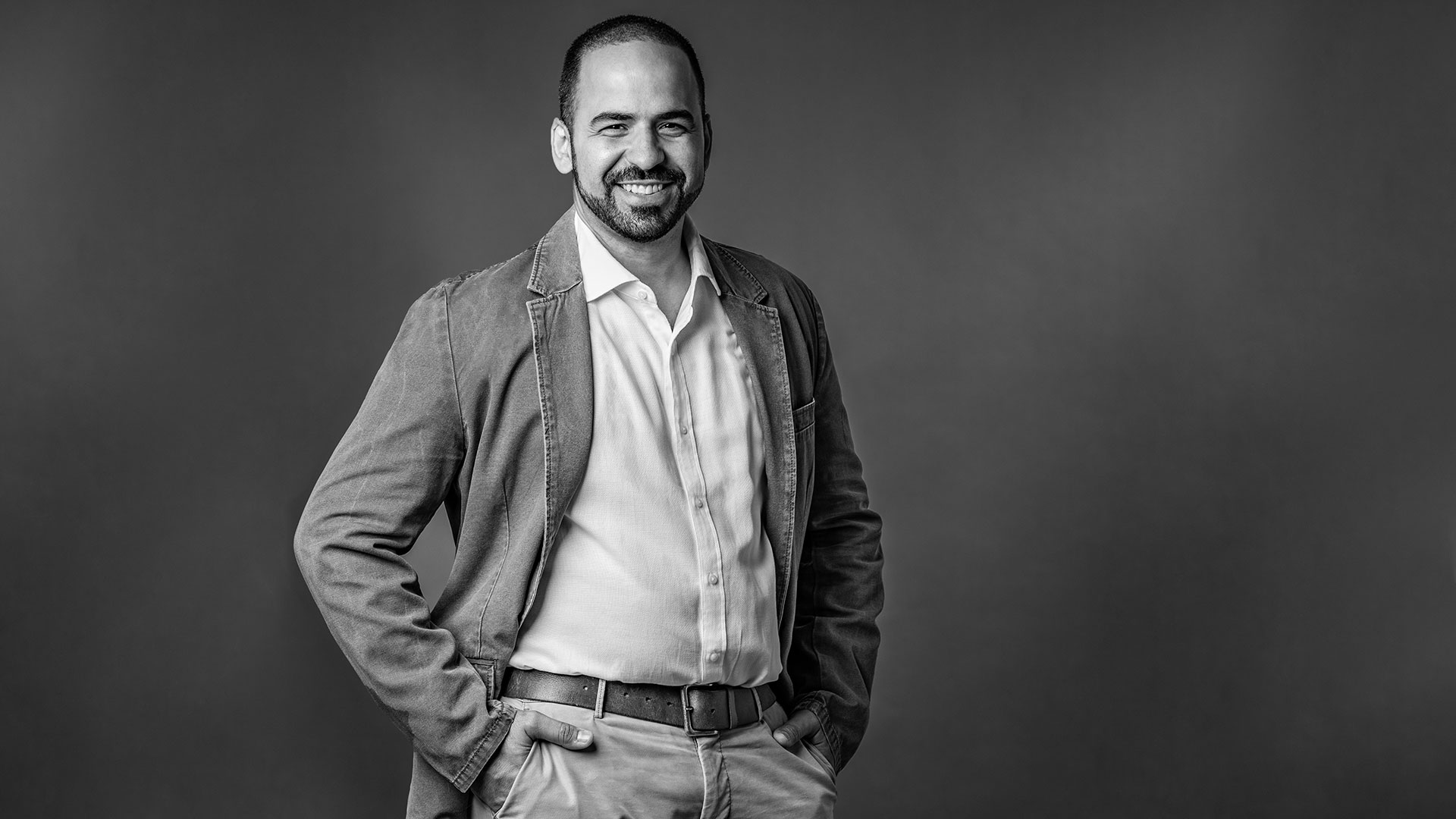 Fertigungsbereich der hankensbütteler kunststoffverarbeitung mit modernen Spritzgießmaschinen – Serienproduktion, Weiterverarbeitung und Montage technischer Kunststoffteile